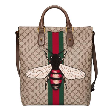 gucci supreme bee tote review|gucci bag with bee clasp.